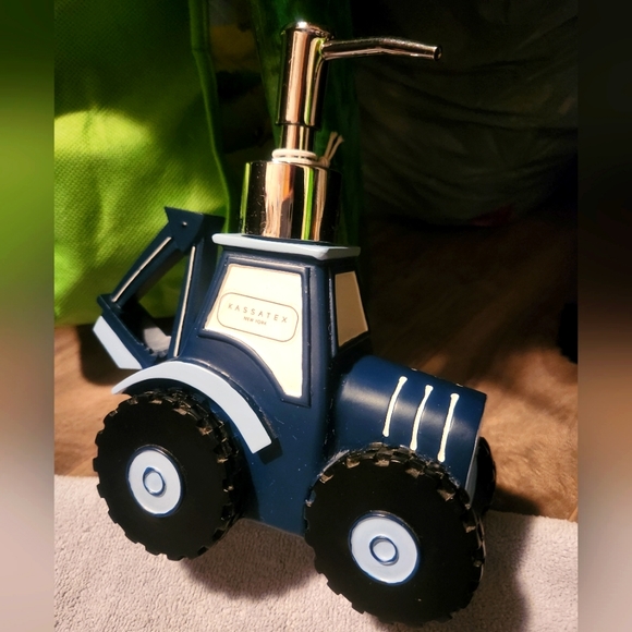 GUC Construction Bathroom Set - Picture 3 of 5